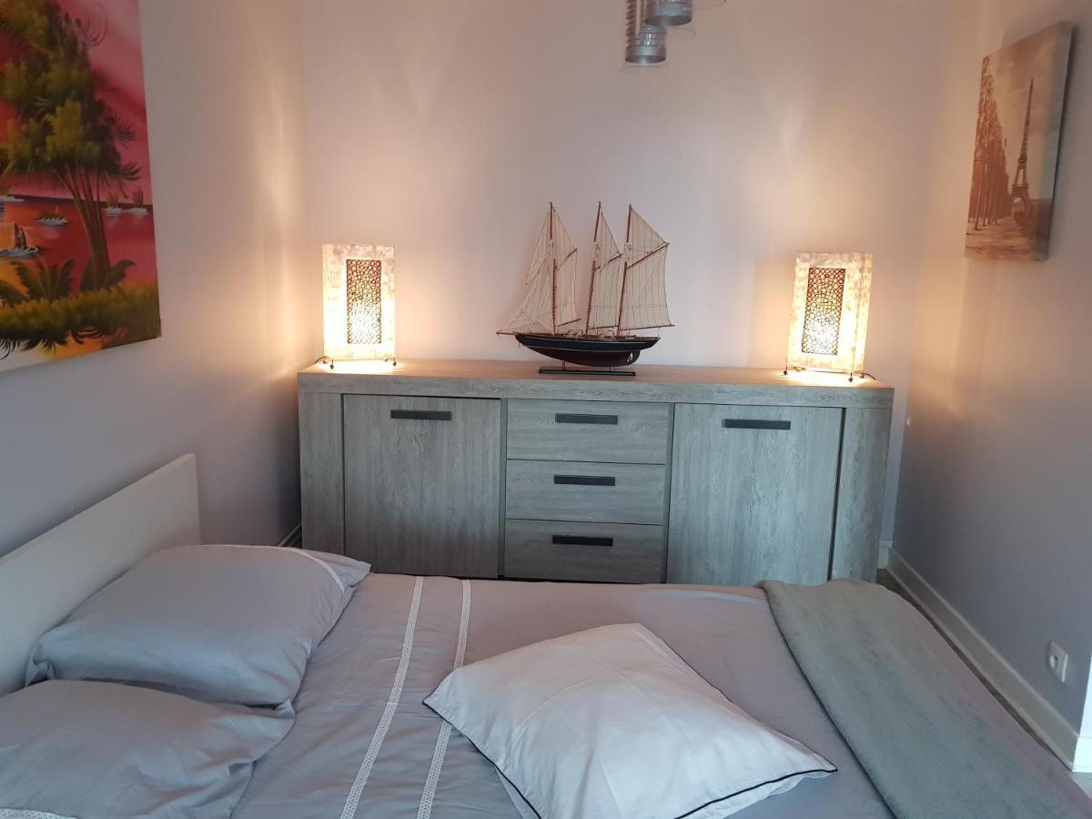 Chambres A Louer Dans Appartement Balcon - Wifi - Parking Gratuit Nevers Exterior photo
